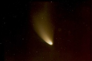 Comet Hale-Bopp on April 26th 1997. Canon EOS Rebel with Tair-3s (300mm f/4.5). It is a 2min manually tracked exposure (piggyback on TAL-1) on Fuji Super G 800 plus film.